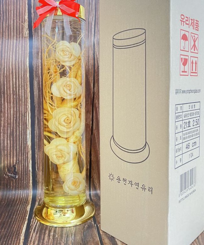 Rượu Sâm 2.5L 2 Củ Sâm Size 8 Củ Hàn Quốc